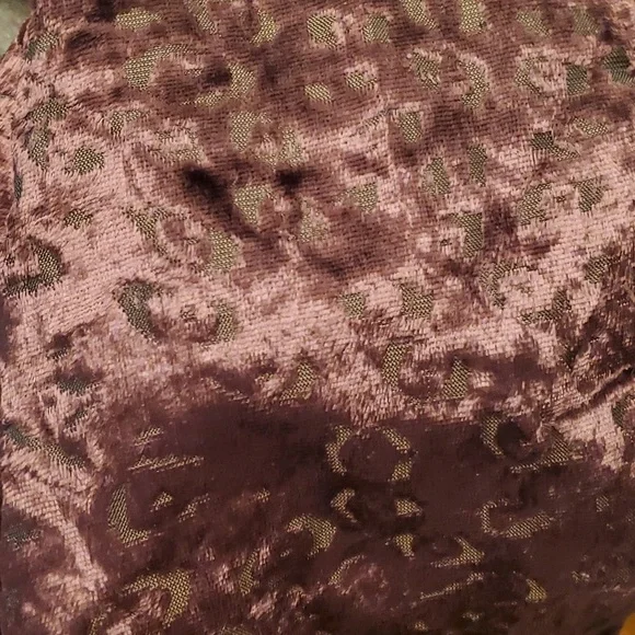 Velvet/cheetah print table runner - Picture 7 of 7